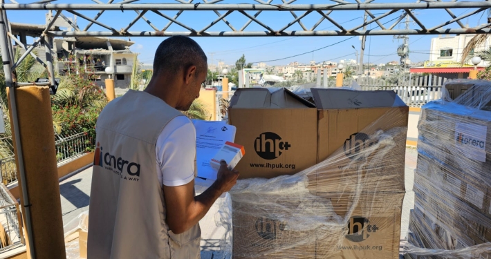A delivery in Gaza from Arena, a Tearfund partner providing medical supplies through the International Health Partners organisation. Photo Credit: Arena/IHP.